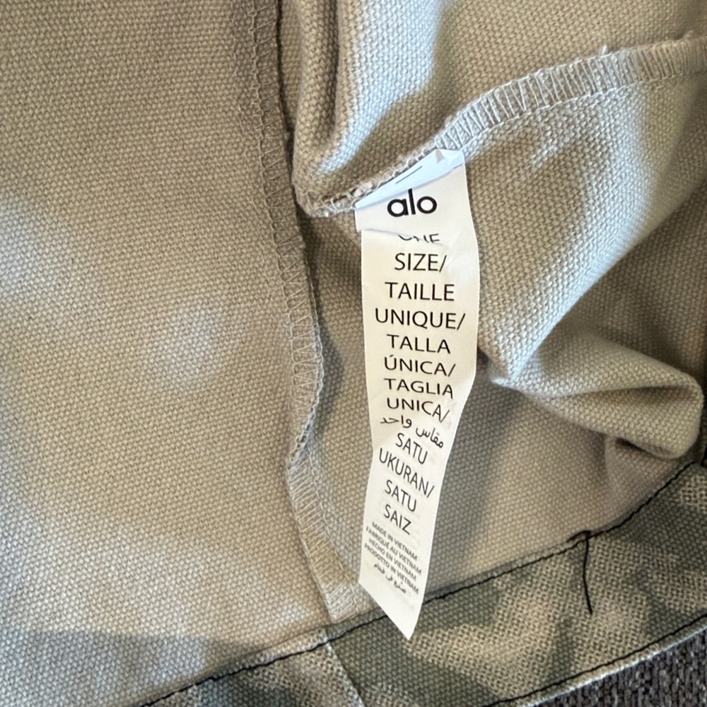 Alo Yoga Tie Dye Shopper Tote Bag Grey & White Tie Die Pattern 100% Cotton NWOT - Picture 7 of 9